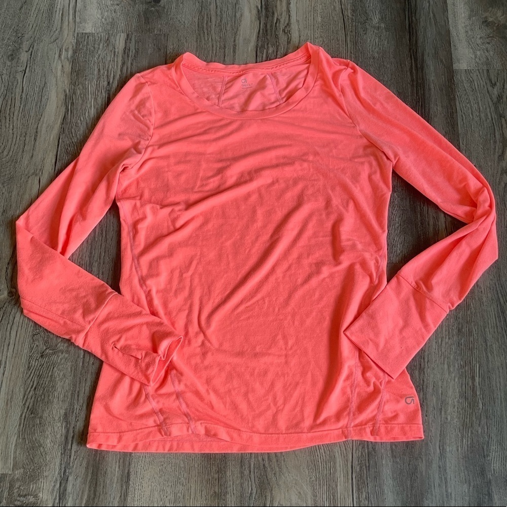 GapFit Women’s Bright Coral Long Sleeve Tee with thumb holes, size medium